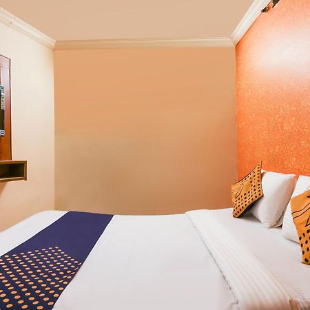 Hotel O Super Guest House Ахмедабад Екстериор снимка
