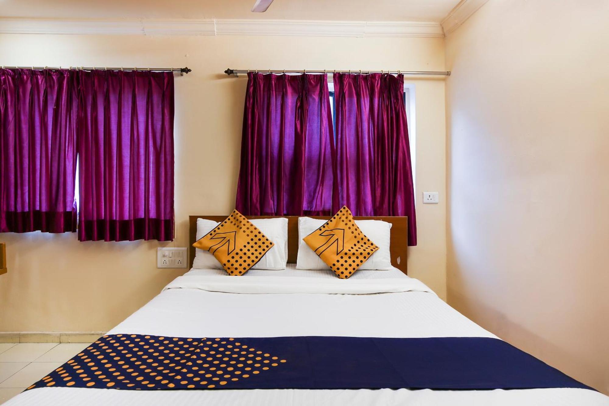 Hotel O Super Guest House Ахмедабад Екстериор снимка