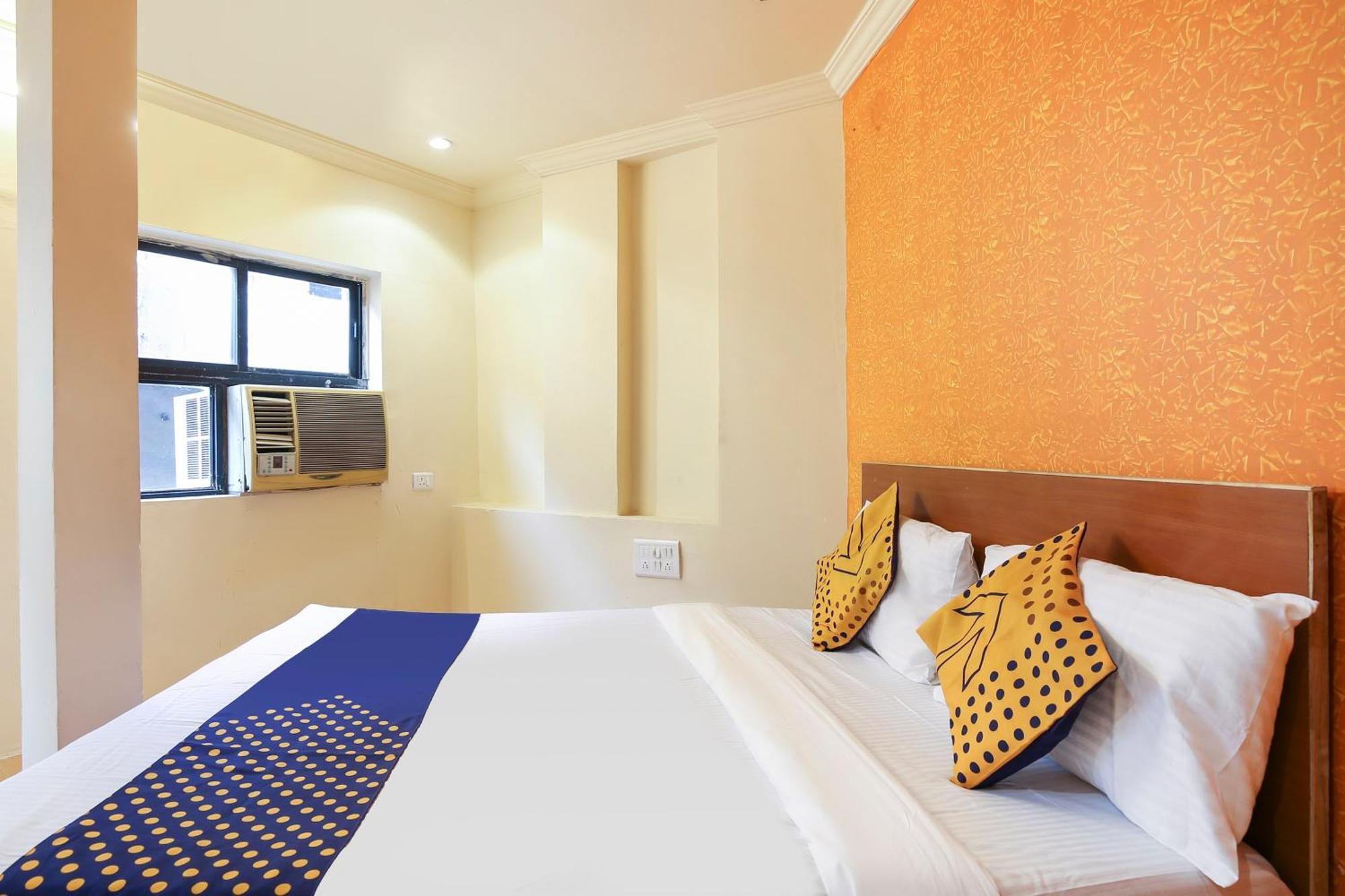 Hotel O Super Guest House Ахмедабад Екстериор снимка
