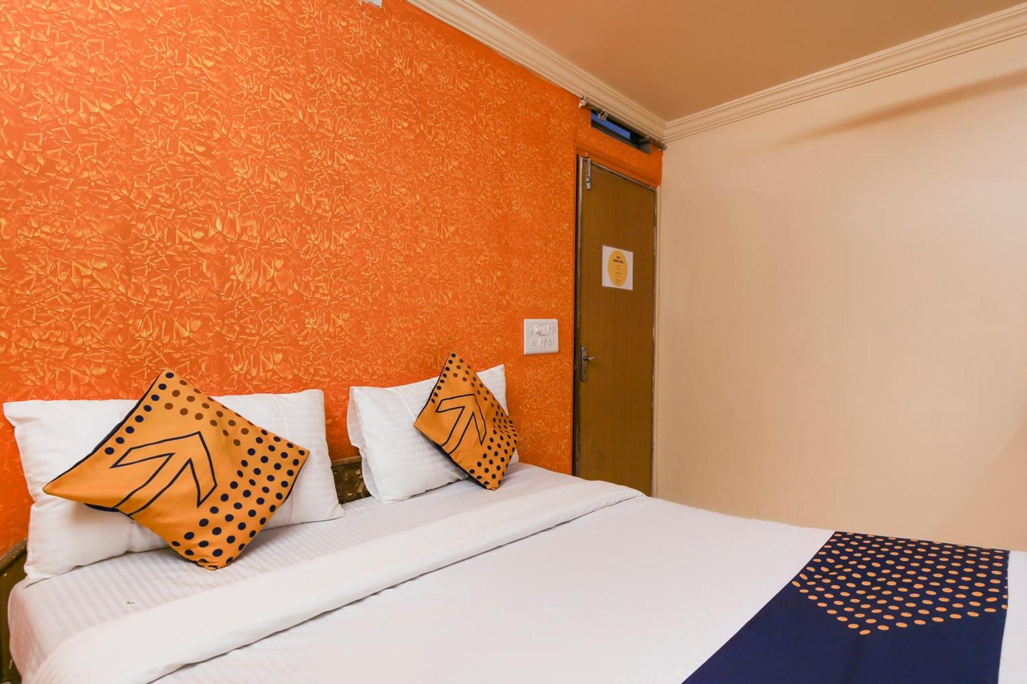 Hotel O Super Guest House Ахмедабад Екстериор снимка