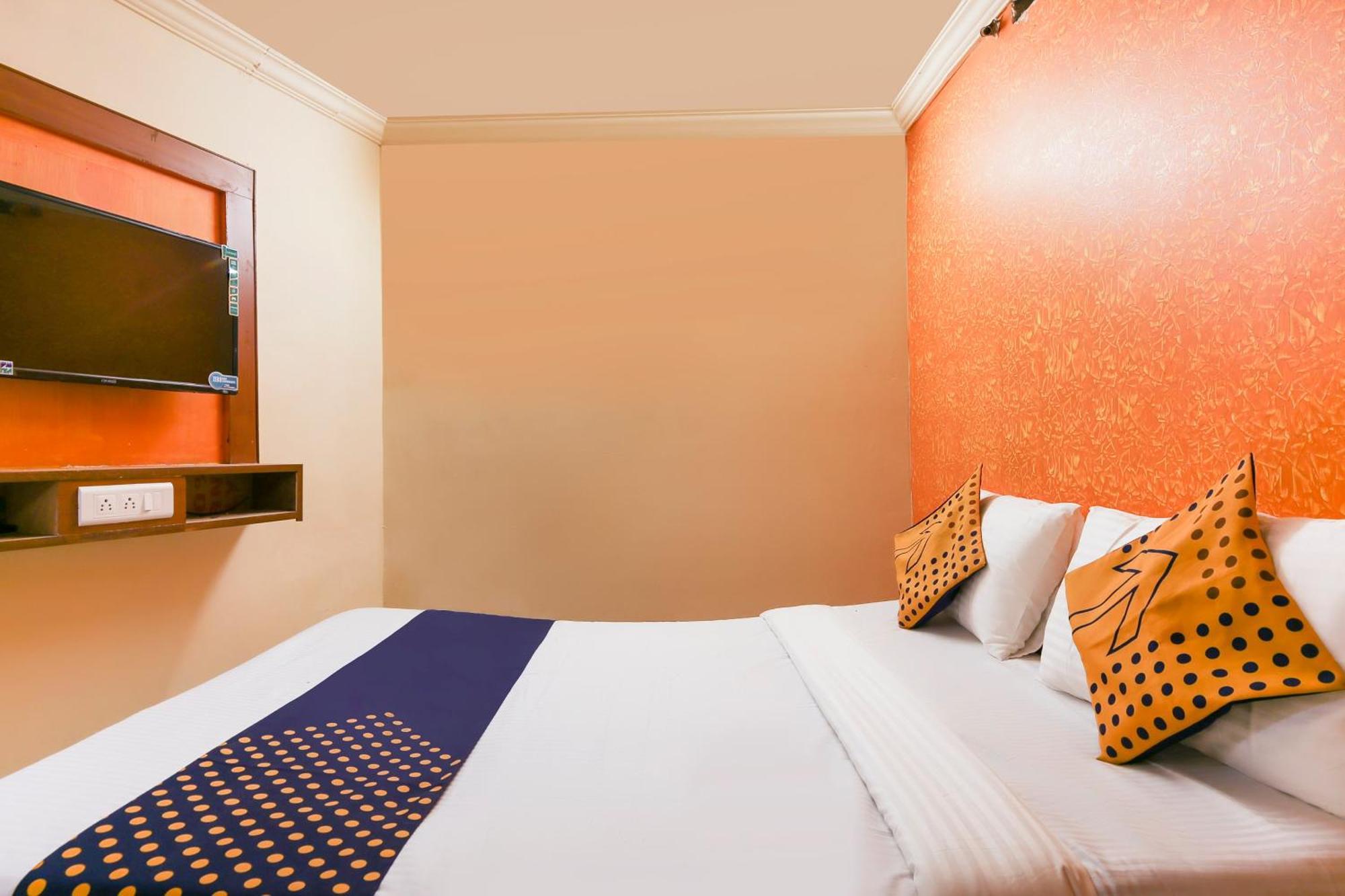 Hotel O Super Guest House Ахмедабад Екстериор снимка