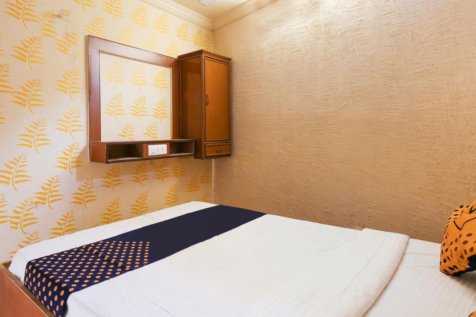 Hotel O Super Guest House Ахмедабад Екстериор снимка